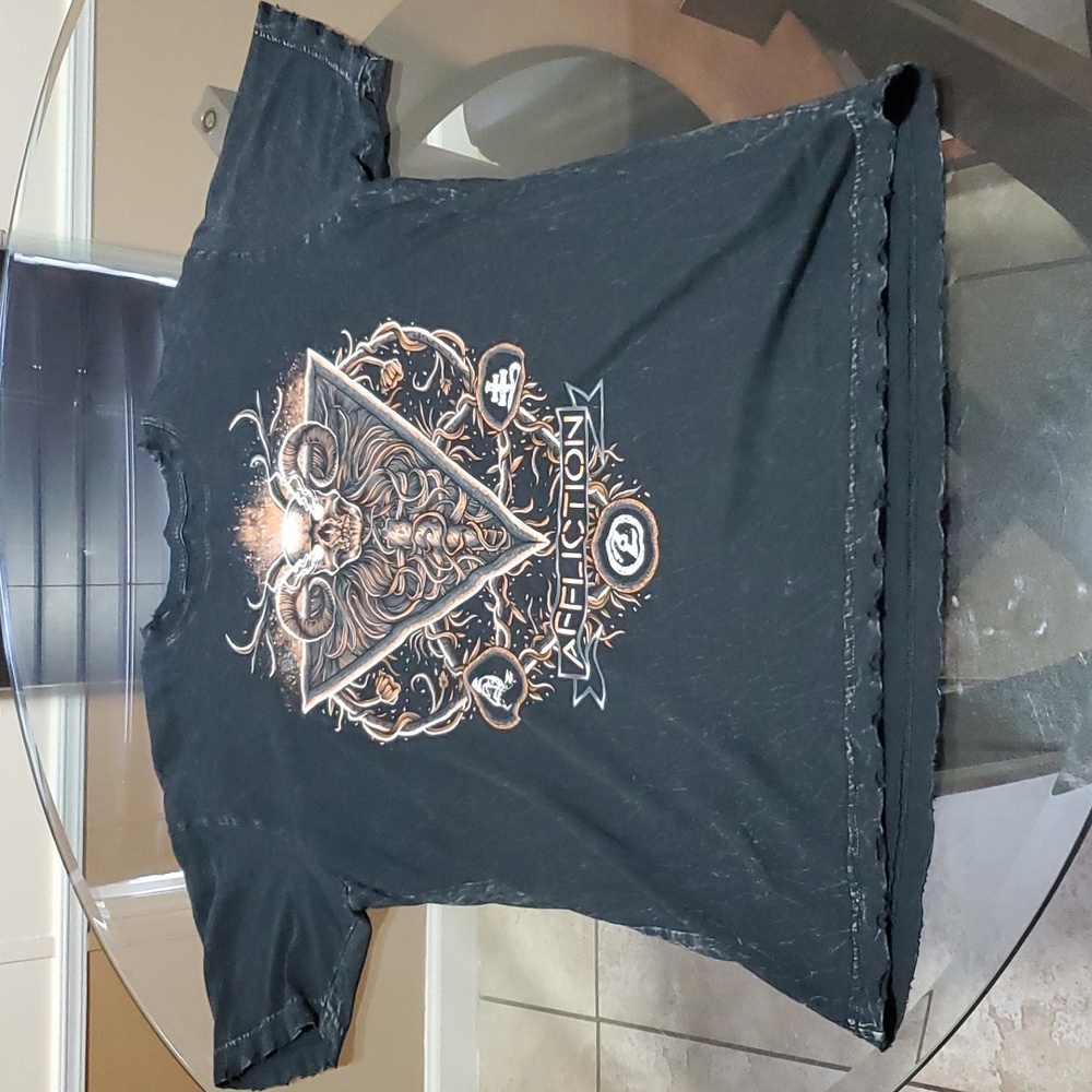 Affliction holiday bundles are back!! 3 tees for 1